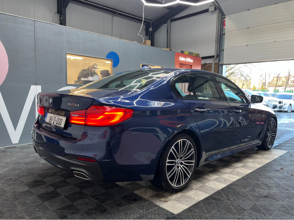 2018 BMW 5 Series 2018 523D M-SPORT 2.0 AUTOMATIC / CRUISE CONTROL / 360° PARKING CAMERA / ELECTRIC MEMORY SEATS / PADDLE SHIFTERS