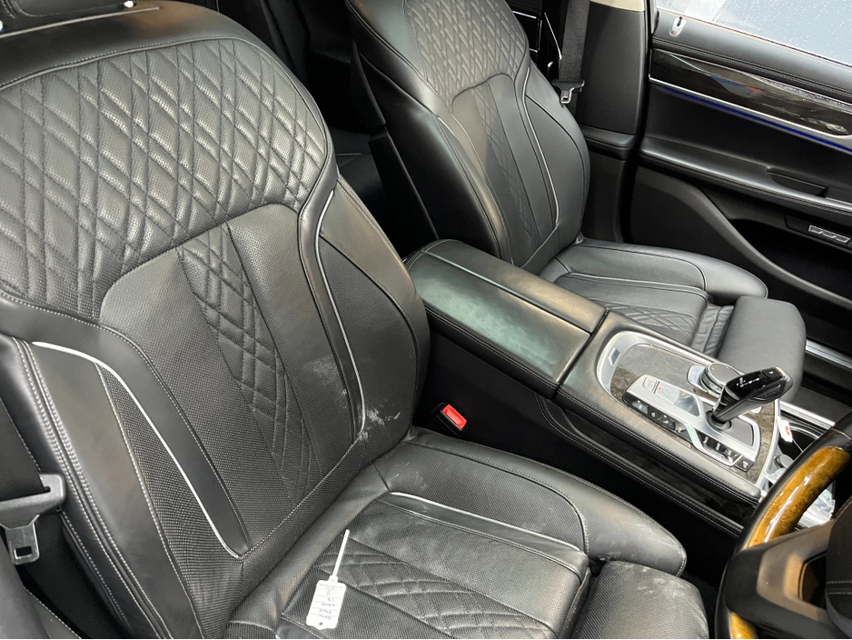 2017 BMW 7 Series €25950! 2017 BMW 740E IPERFORMANCE 2.0 AUTOMATIC / CRUISE CONTROL / 360° PARKING CAMERA / ELECTRIC MEMORY HEATED & MASSAGING SEATS / HEATED REAR SEATS / PANORAMIC SUNROOF / AMBIENT LIGHTS €25,950