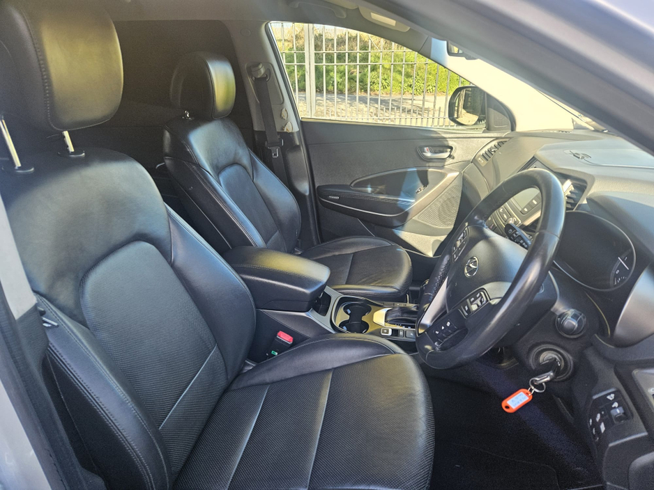 2017 Hyundai Santa Fe - image 16