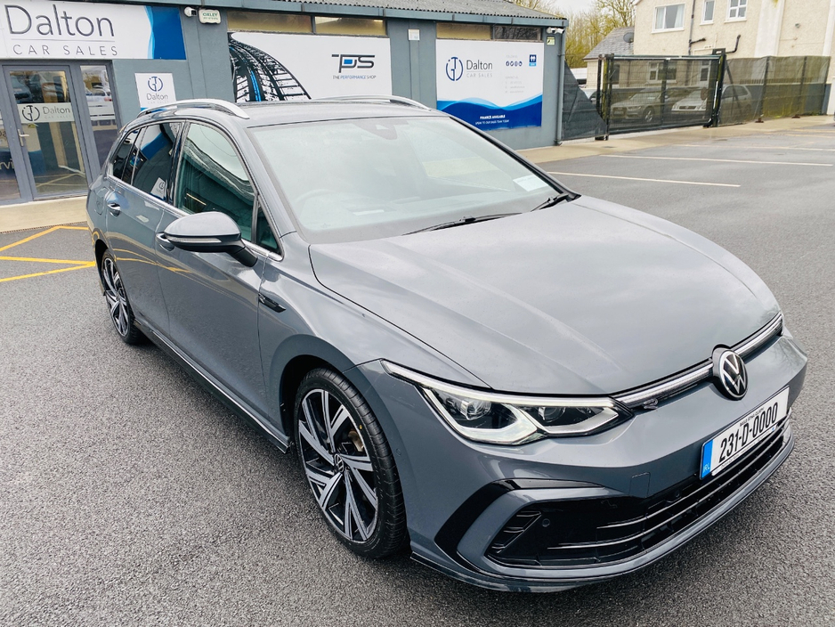 2023 Volkswagen Golf - image 3