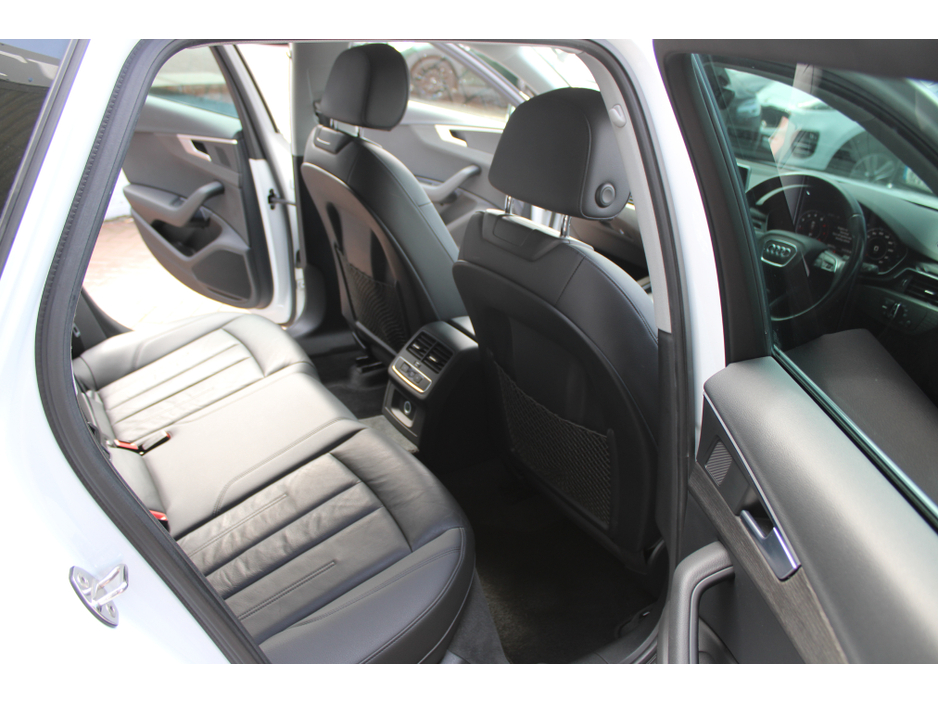 2017 Audi A4 - image 18