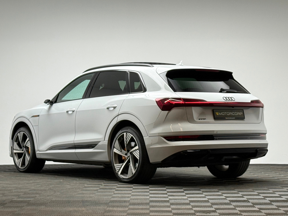 2023 Audi e-tron - image 5