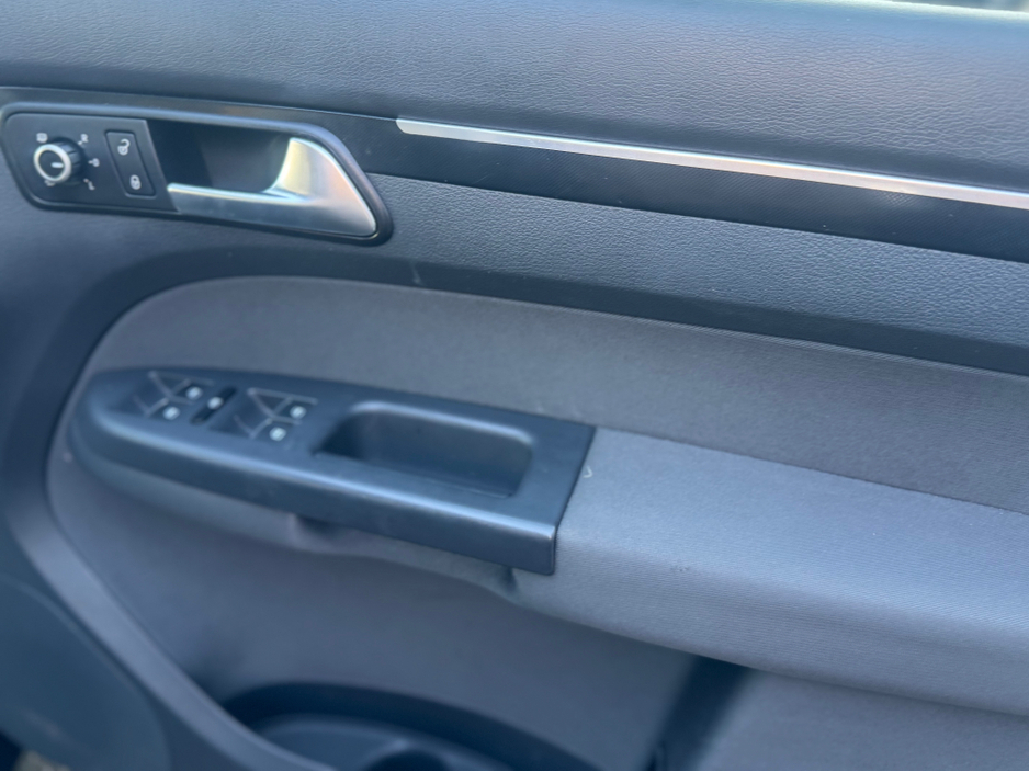 2014 Volkswagen Touran 1.4i HIGHLINE... AUTOMATIC...2 KEYS €11,950