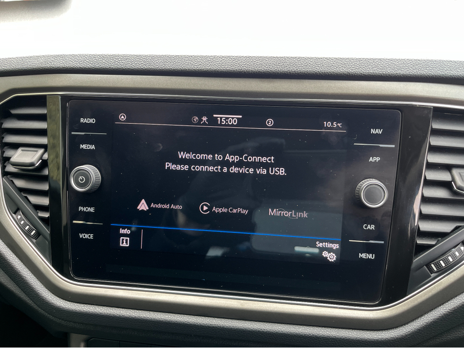 2021 Volkswagen T-Roc - image 20