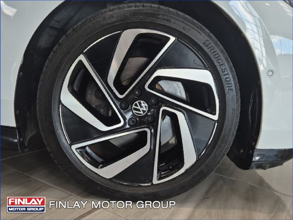 2024 Volkswagen ID.7 PRO 77kWh 286HP - Massage Seats, Half leather €39,995