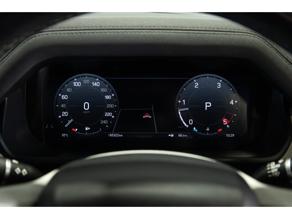 2023 Land Rover Defender - image 20