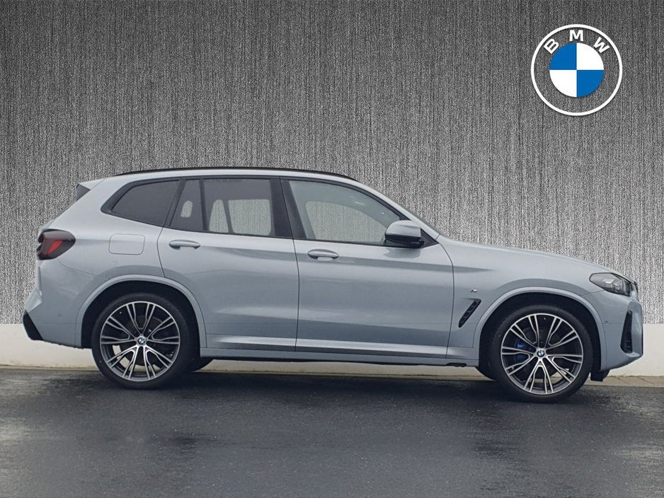 2023 BMW X3 - image 3