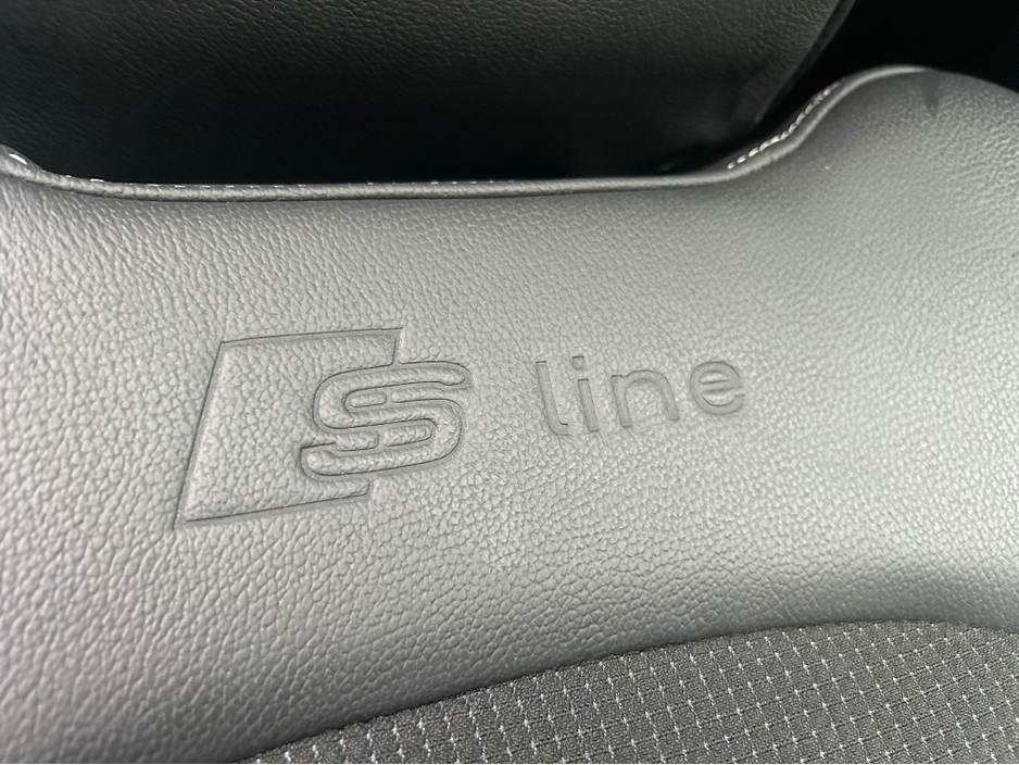 2013 Audi A1 - image 25