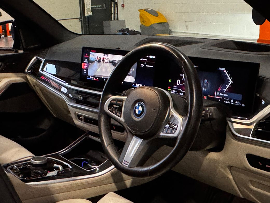 2025 BMW X5 - image 11