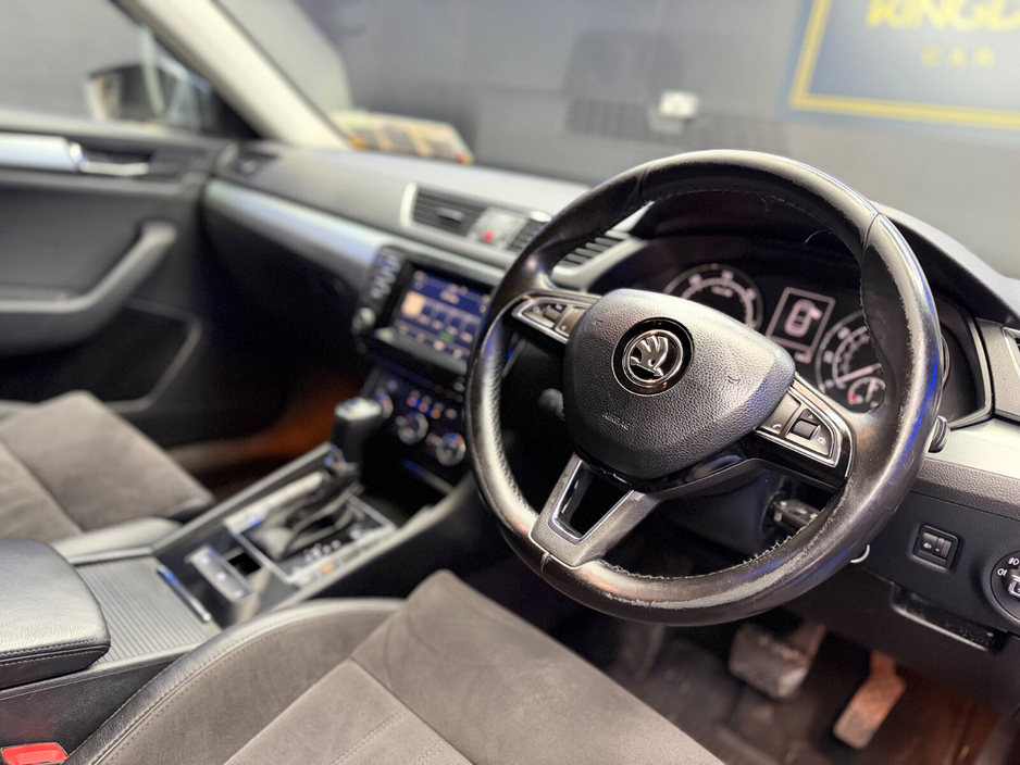 2016 Skoda Superb - image 16