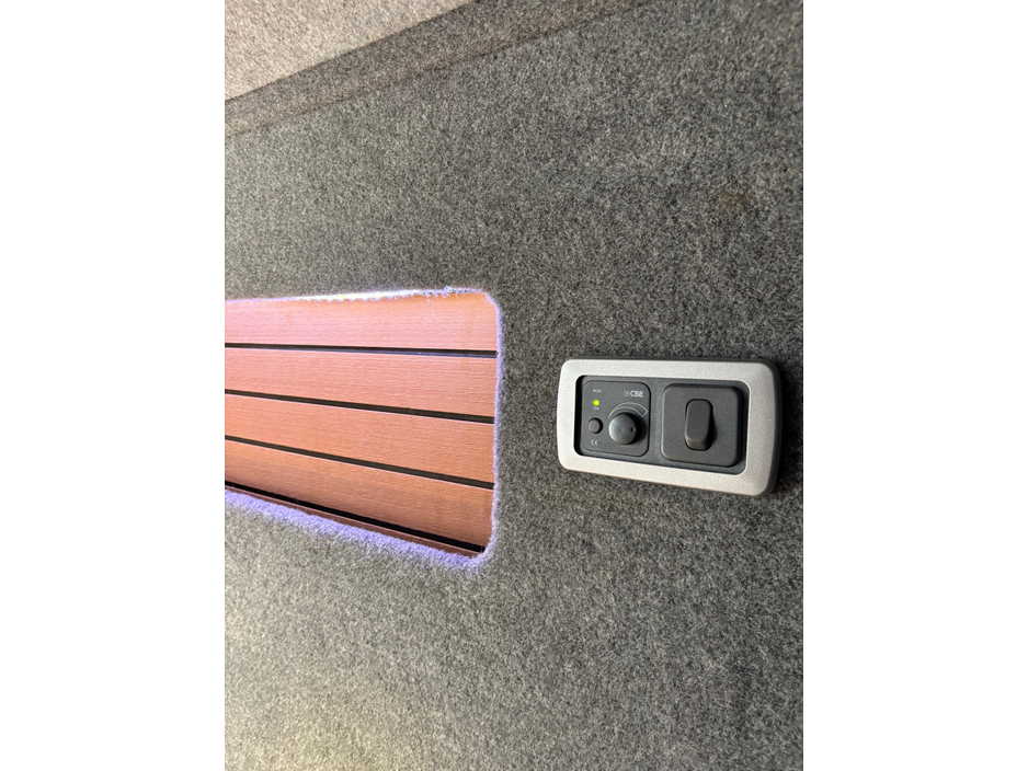 2019 Renault Trafic - image 9