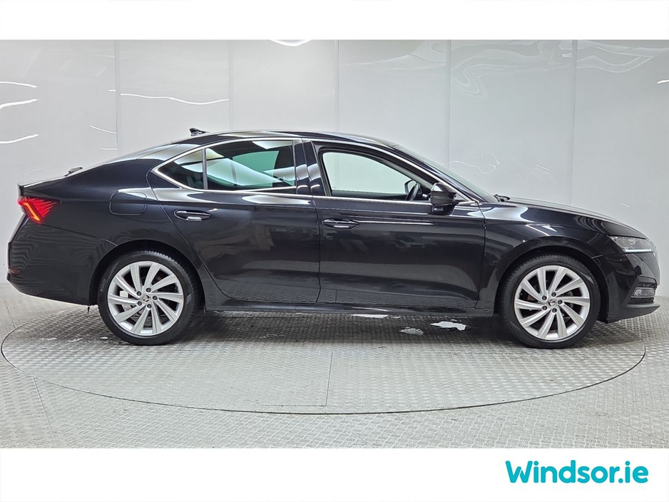 2023 Skoda Octavia - image 12