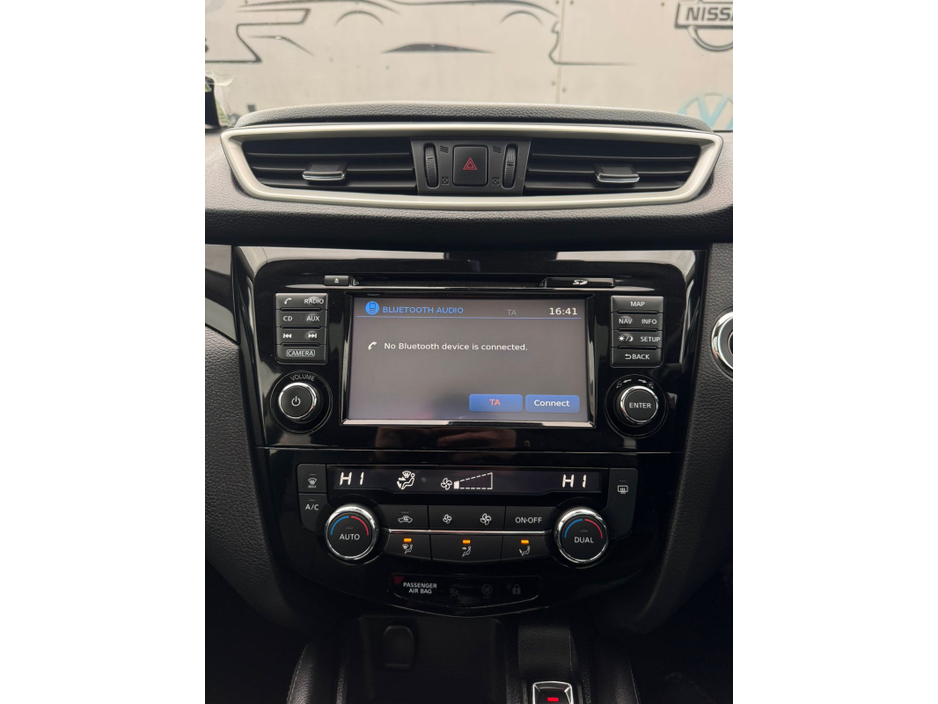 2017 Nissan Qashqai - image 24