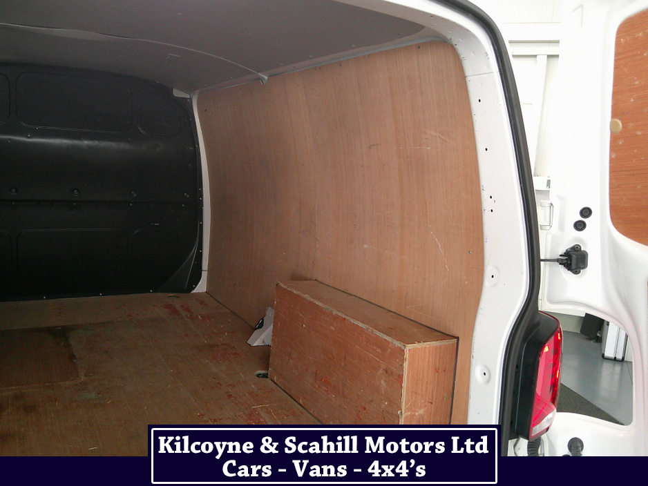 2022 Volkswagen Transporter - image 19