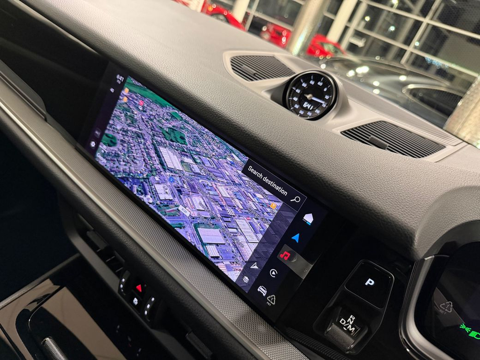 2025 Porsche Cayenne 3.0 V6 E-HYBRID=LOW MILES//HUGE SPEC//AS NEW=2 YEAR WARRANTY=TAILORED FINANCE PACKAGES AVAILABLE=TRADE IN'S WELCOME €114,995