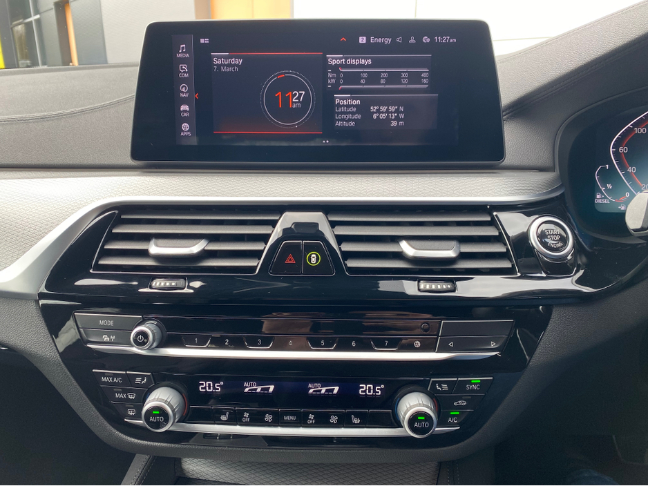 2020 BMW 5 Series - image 9