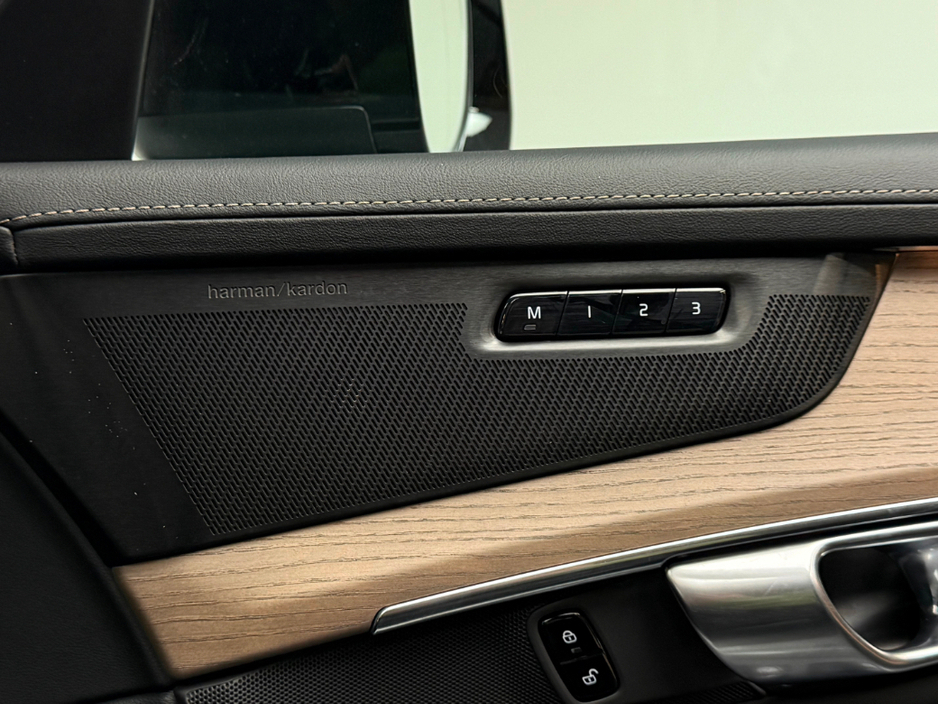 2025 Volvo XC90 - image 17