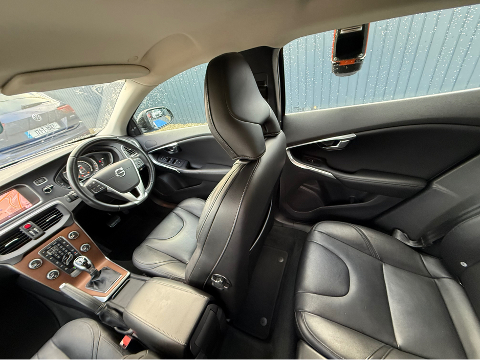 2018 Volvo V40 D4 INSCRIPTION - 2.0L DIESEL - AUTO - 12M WARRANTY - CAR: 1615 €14,950