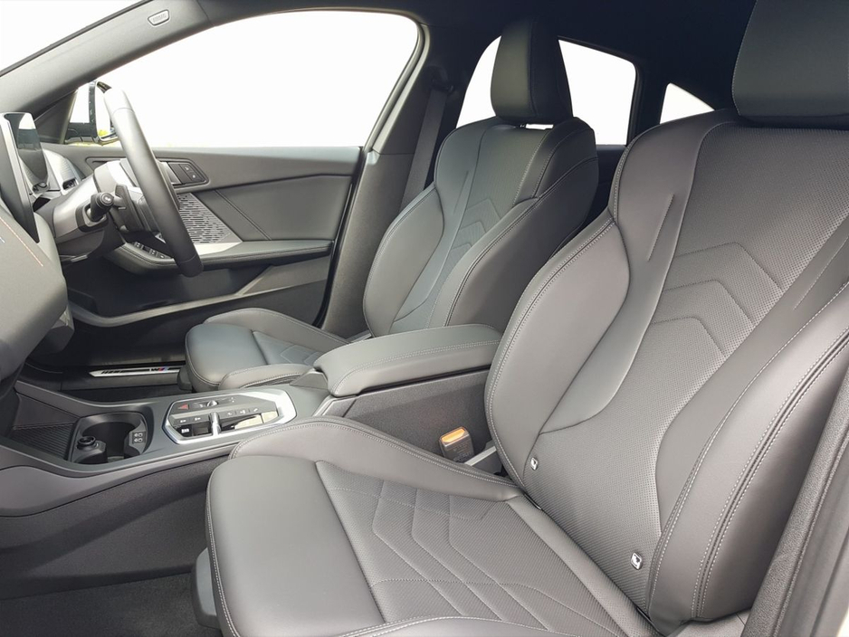 2025 BMW 2 Series - image 7