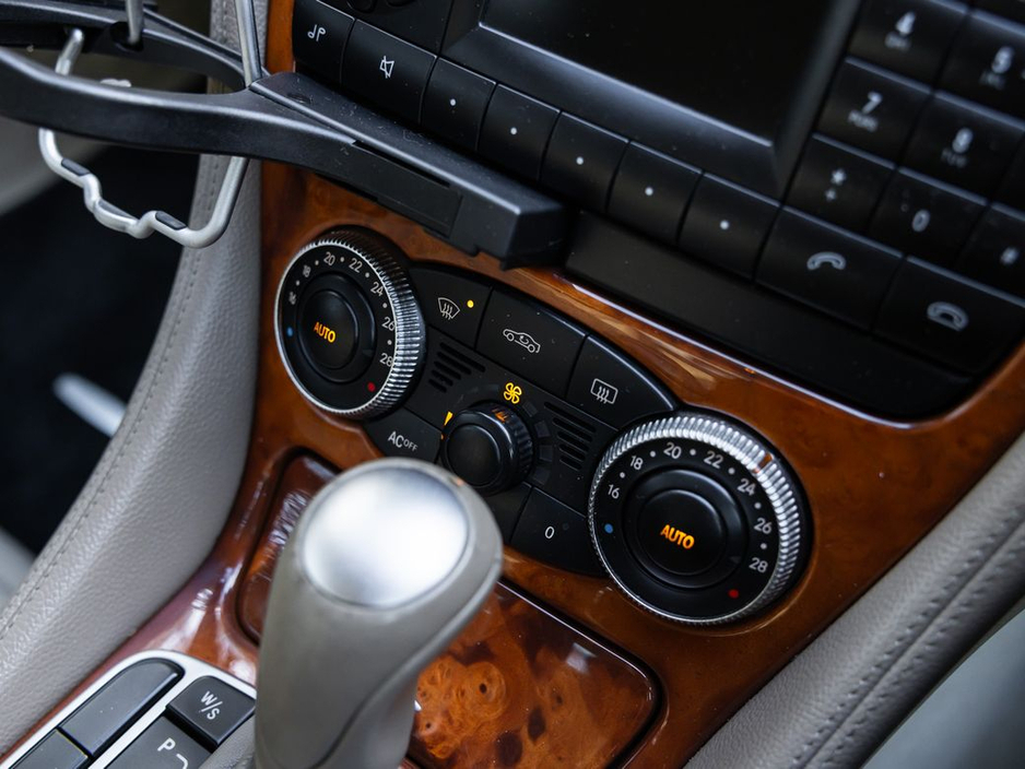 2003 Mercedes-Benz SL Class - image 18