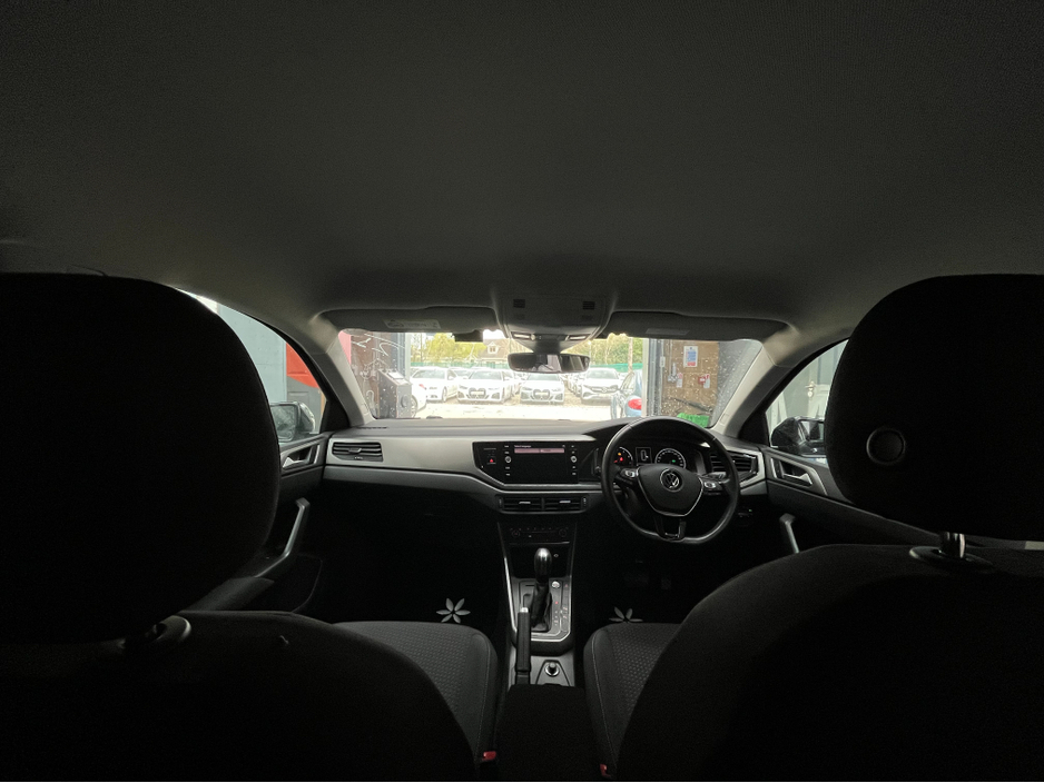 2021 Volkswagen Polo - image 10