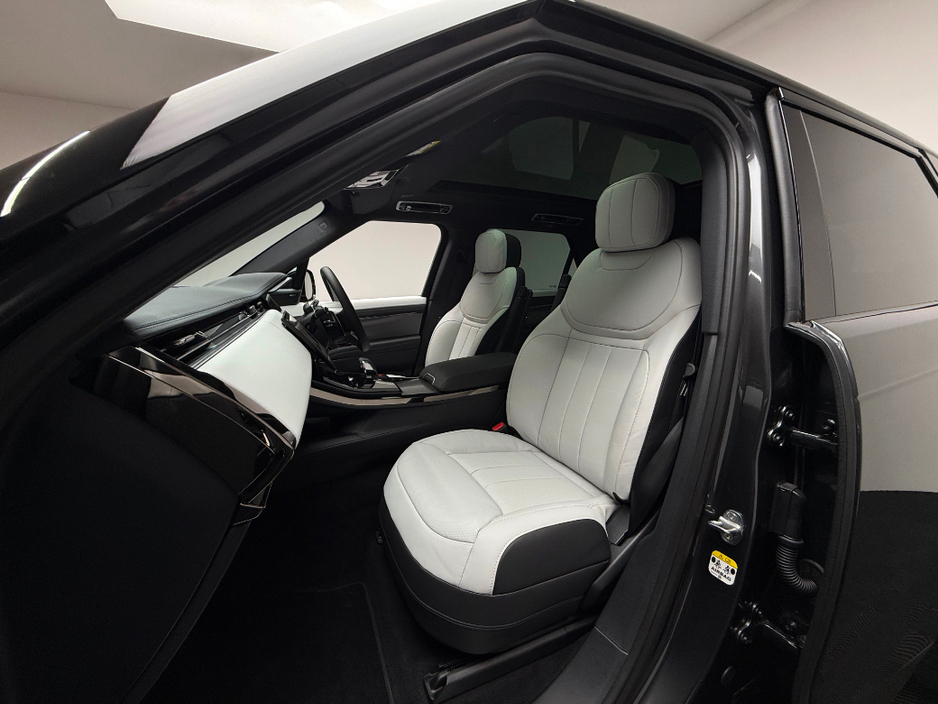 2026 Land Rover Range Rover Sport - image 15