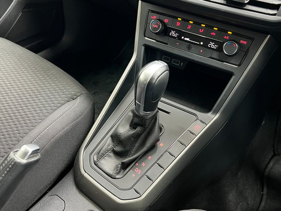 2018 Volkswagen Polo - image 10