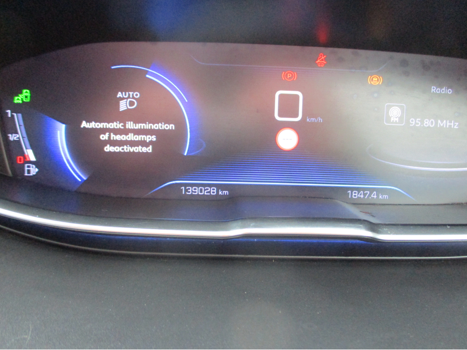 2019 Peugeot 5008 - image 4