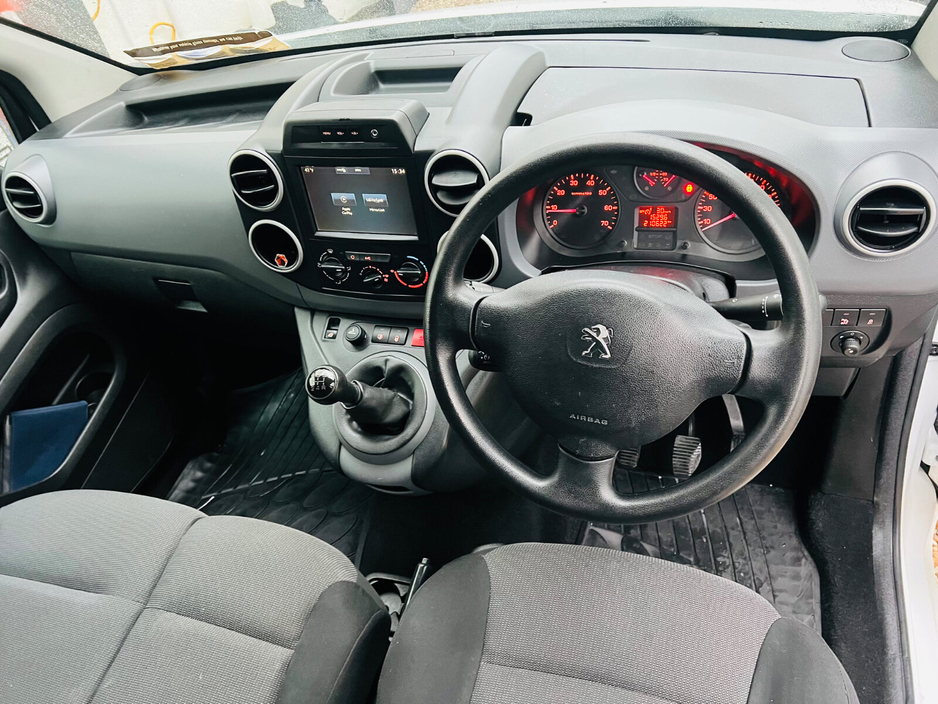 2017 Peugeot Partner  €6,450