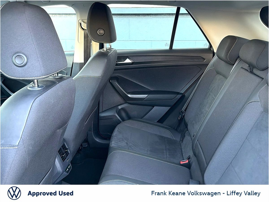 2022 Volkswagen T-Roc - image 6