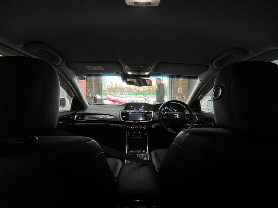 2016 Honda Accord - image 17