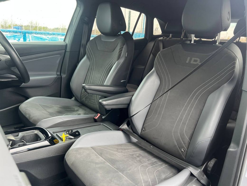 2023 Volkswagen ID.4 - image 6