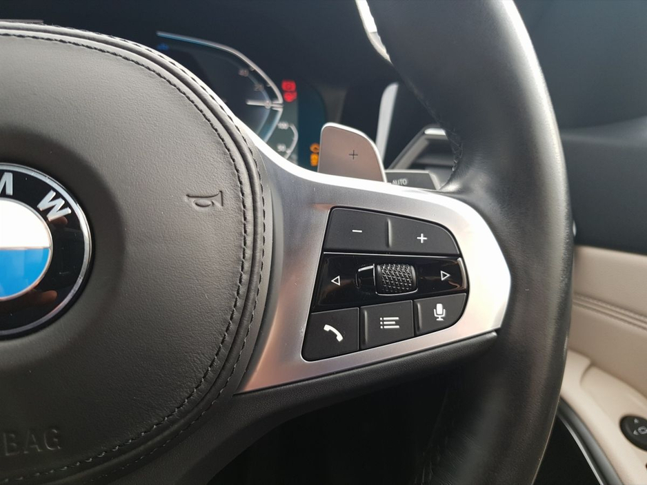 2021 BMW 3 Series - image 16