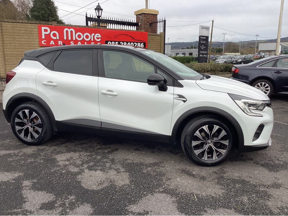 2022 Renault Captur - image 3