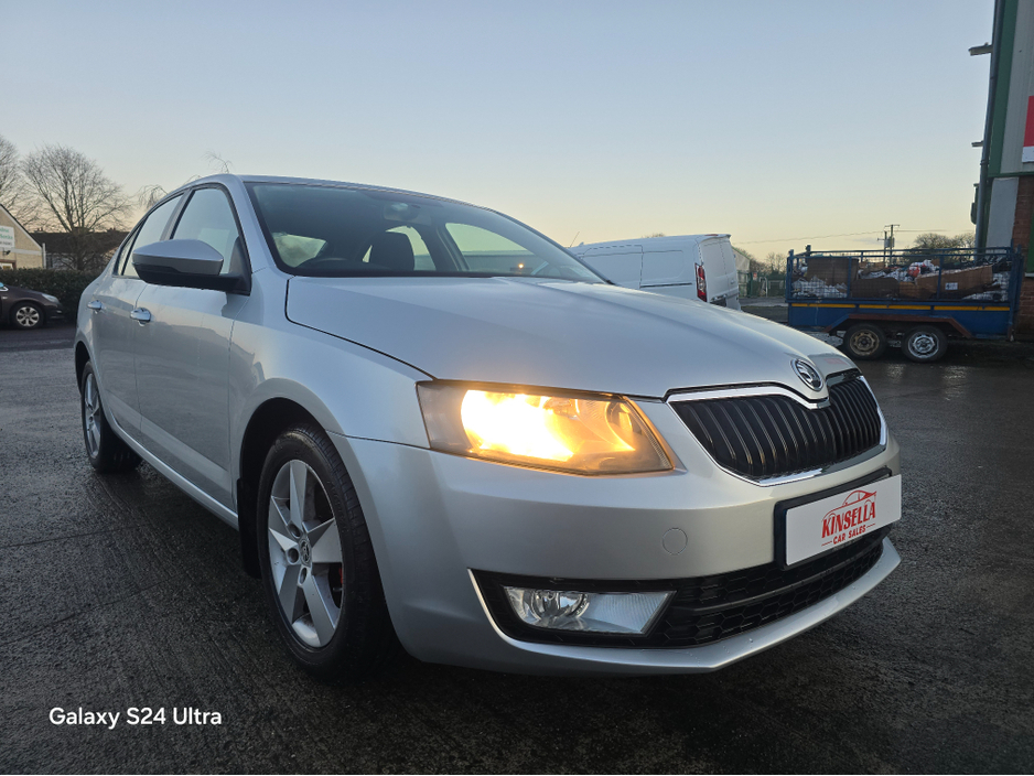 2015 Skoda Octavia AMBITION 1.6 TDI 105HP DSG 4 4DR AUTO €9,750