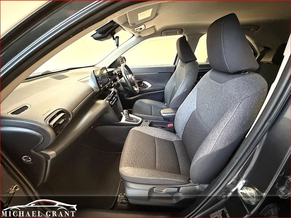 2023 Toyota Yaris Cross 1.5 HYBRID CVT AUTOMATIC LUNA 1 OWNER IRISH CAR €24,900