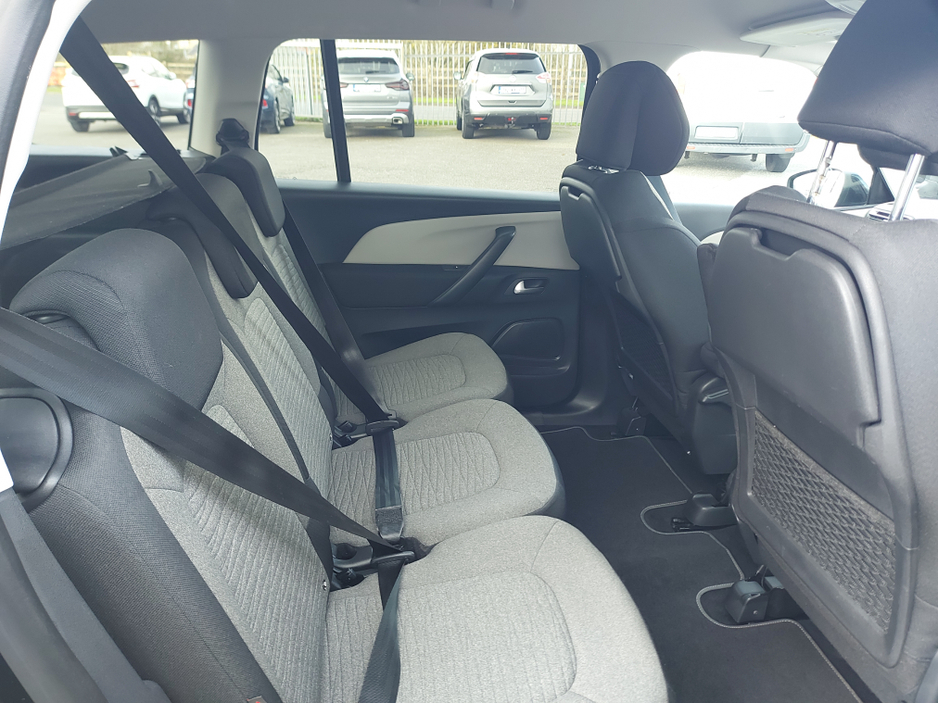 2021 Citroen Grand C4 Picasso - image 11
