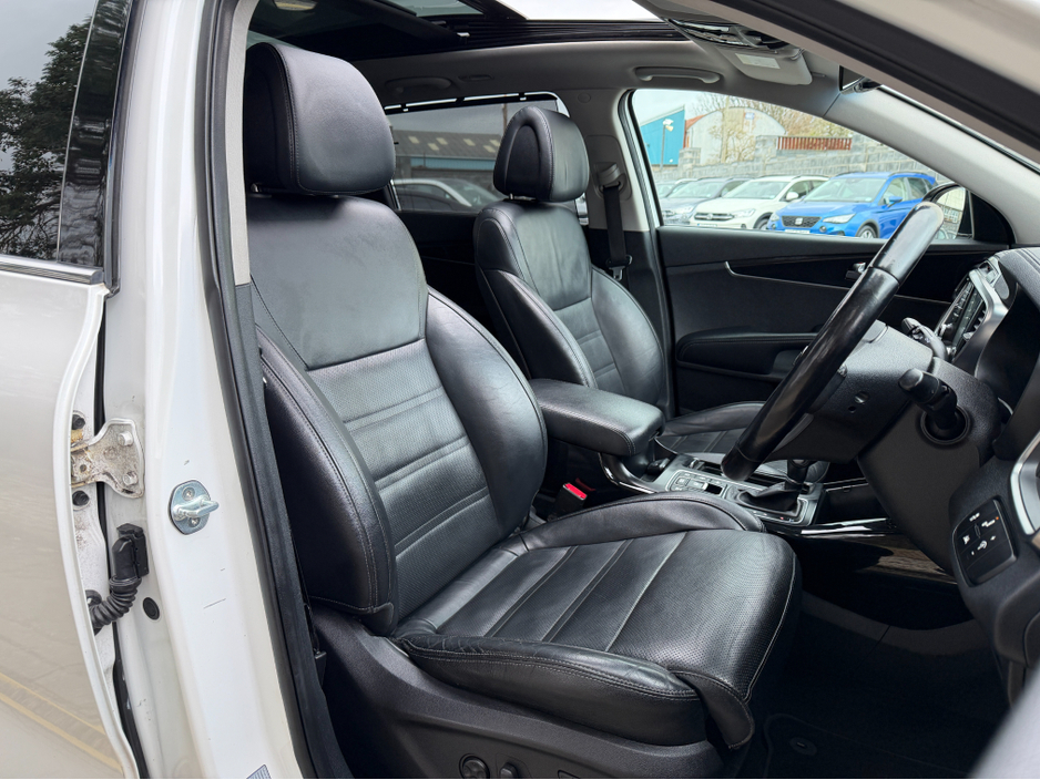 2016 Kia Sorento - image 14