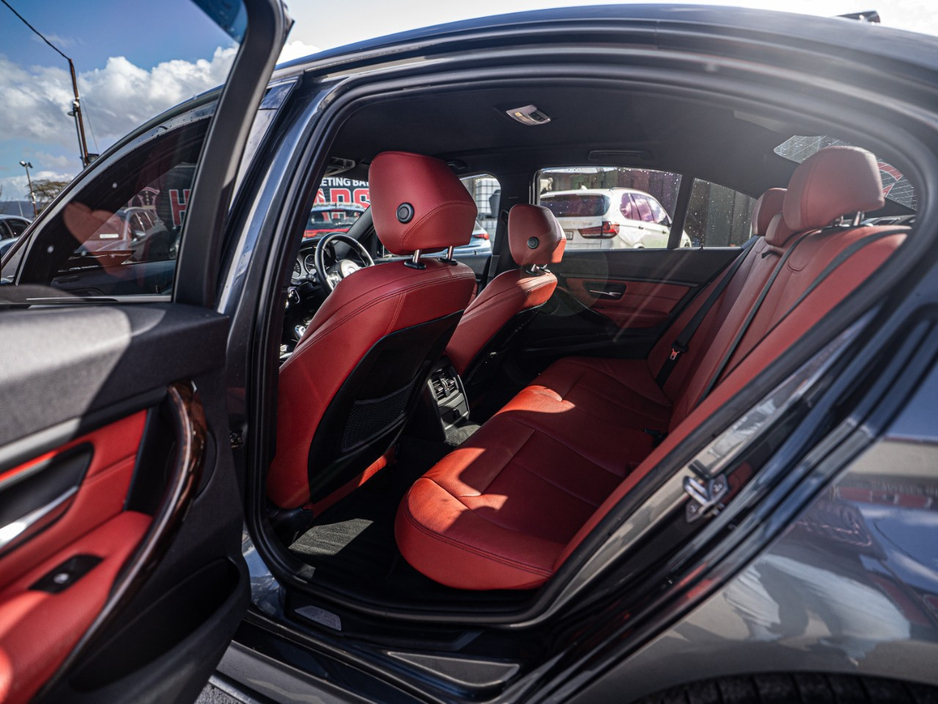 2014 BMW 3 Series - image 21