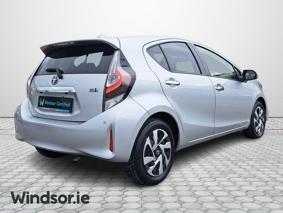 2020 Toyota Aqua - image 2