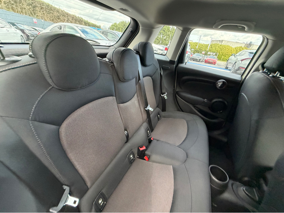 2019 MINI Cooper D - image 33