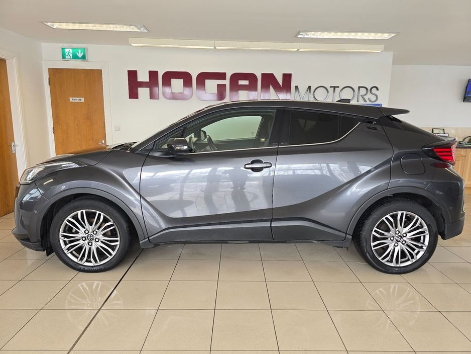 2023 Toyota C-HR - image 4