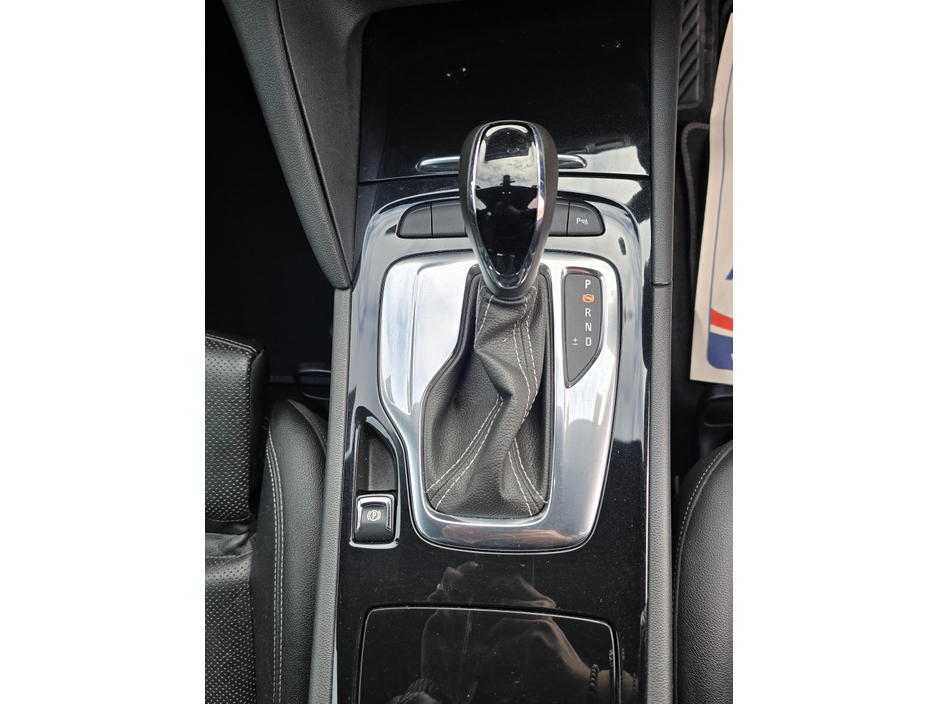 2019 Opel Insignia - image 18