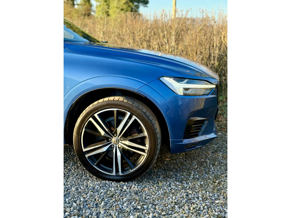 2021 Volvo XC60 - image 27