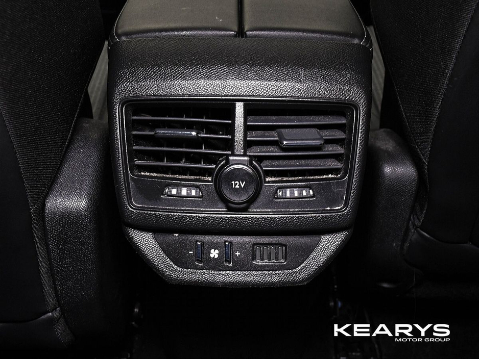 2021 Peugeot 5008 - image 22