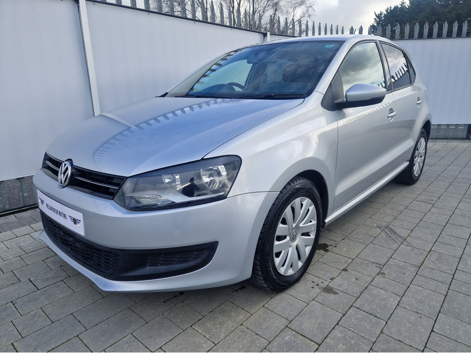 2013 Volkswagen Polo - image 4