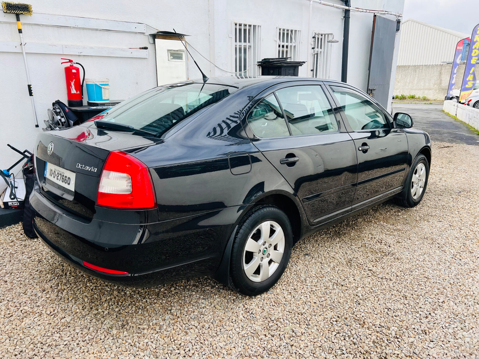 2010 Skoda Octavia - image 6