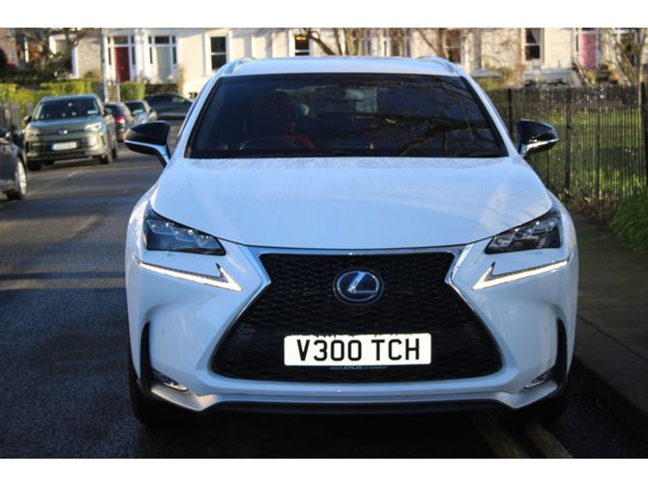 2016 Lexus NX 300 h - image 2