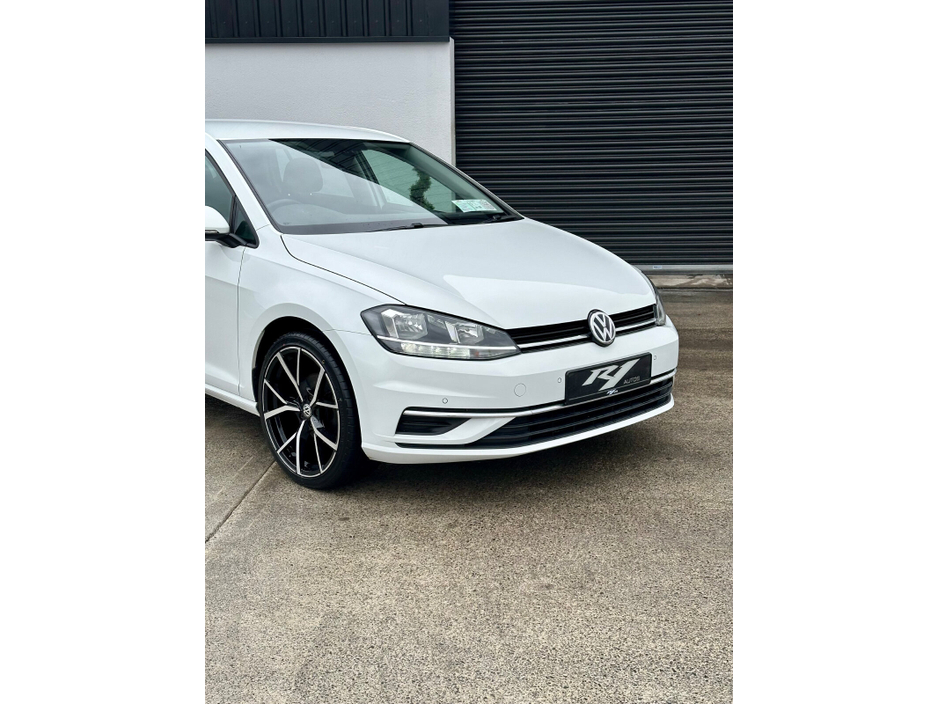 2018 Volkswagen Golf - image 6