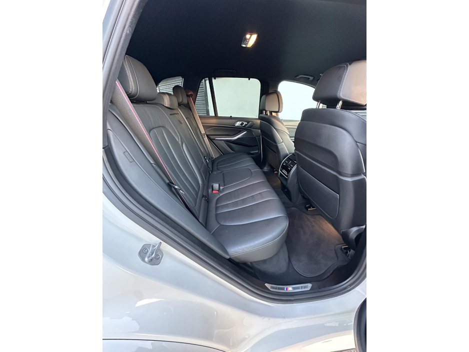 2020 BMW X5 - image 27